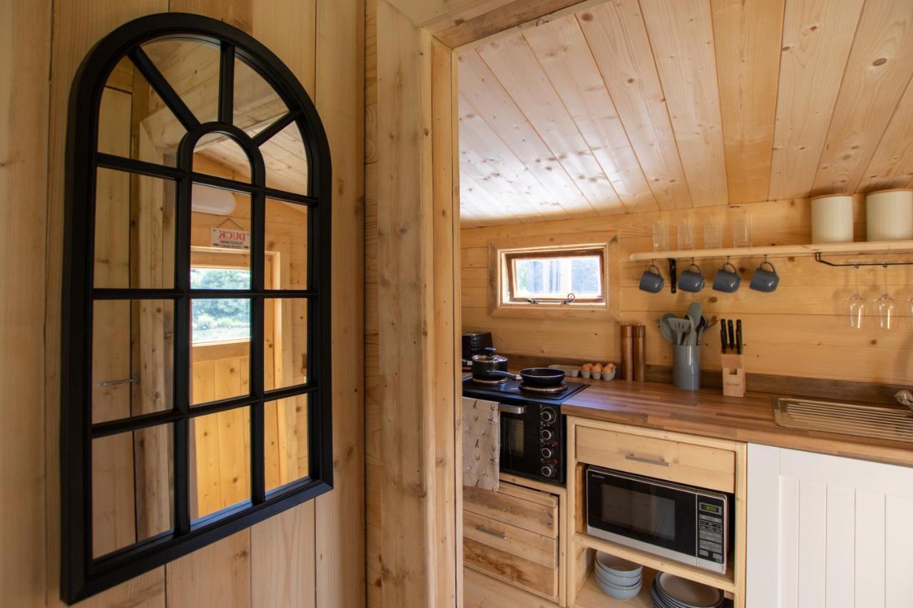 Choller Lake Lodges - Primrose Cabin With Private Hot Tub Арундел Экстерьер фото