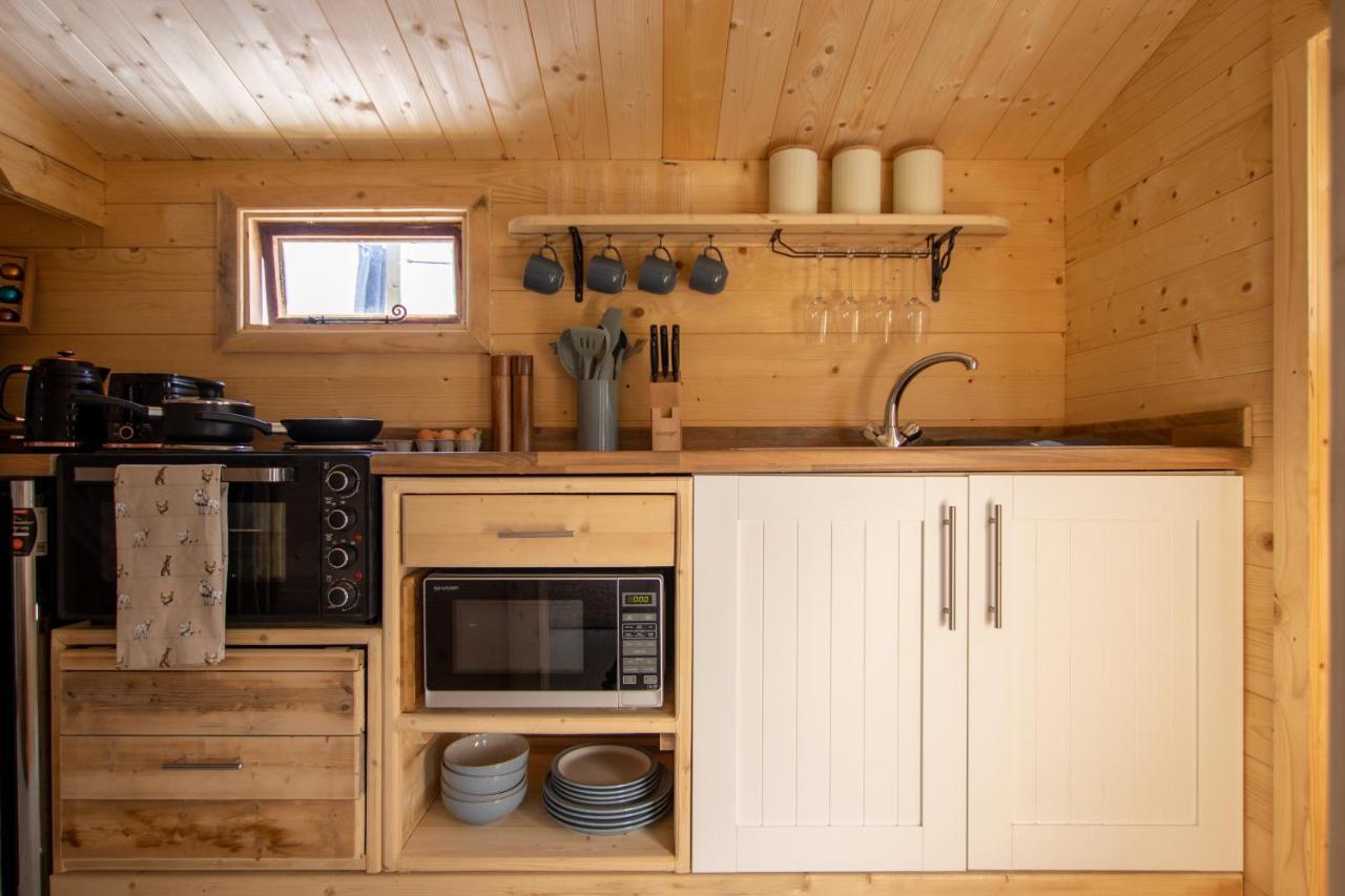 Choller Lake Lodges - Primrose Cabin With Private Hot Tub Арундел Экстерьер фото