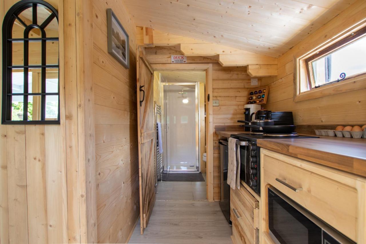 Choller Lake Lodges - Primrose Cabin With Private Hot Tub Арундел Экстерьер фото