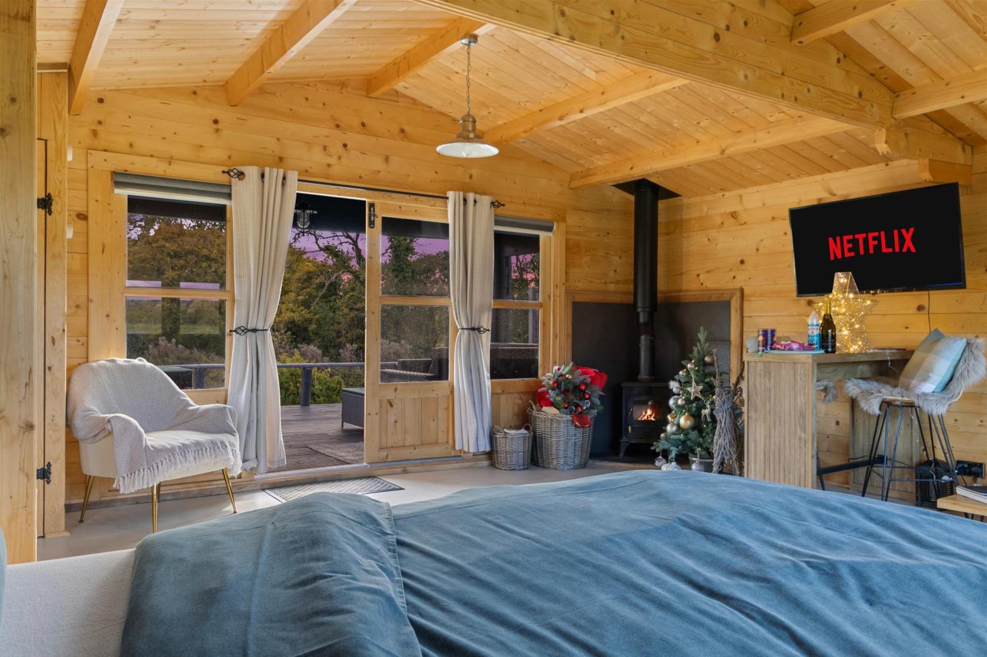 Choller Lake Lodges - Primrose Cabin With Private Hot Tub Арундел Экстерьер фото